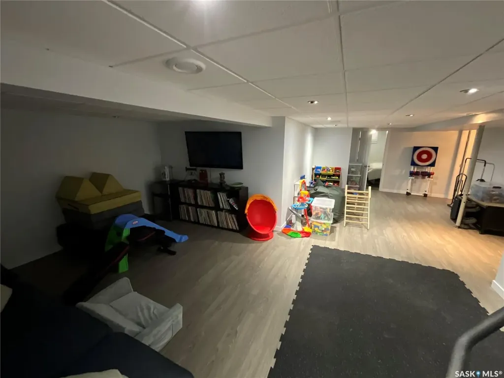10 Mackenzie Crescent Regina SK S4N 5G5