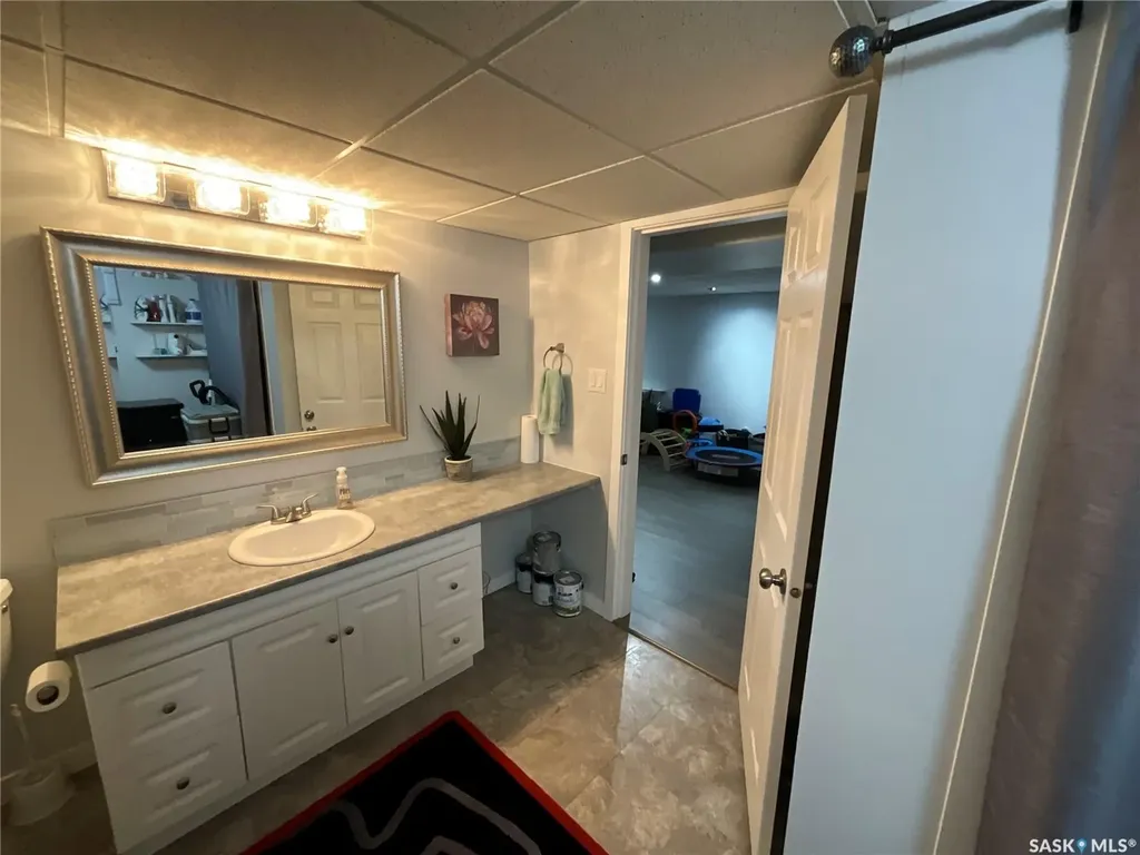 10 Mackenzie Crescent Regina SK S4N 5G5