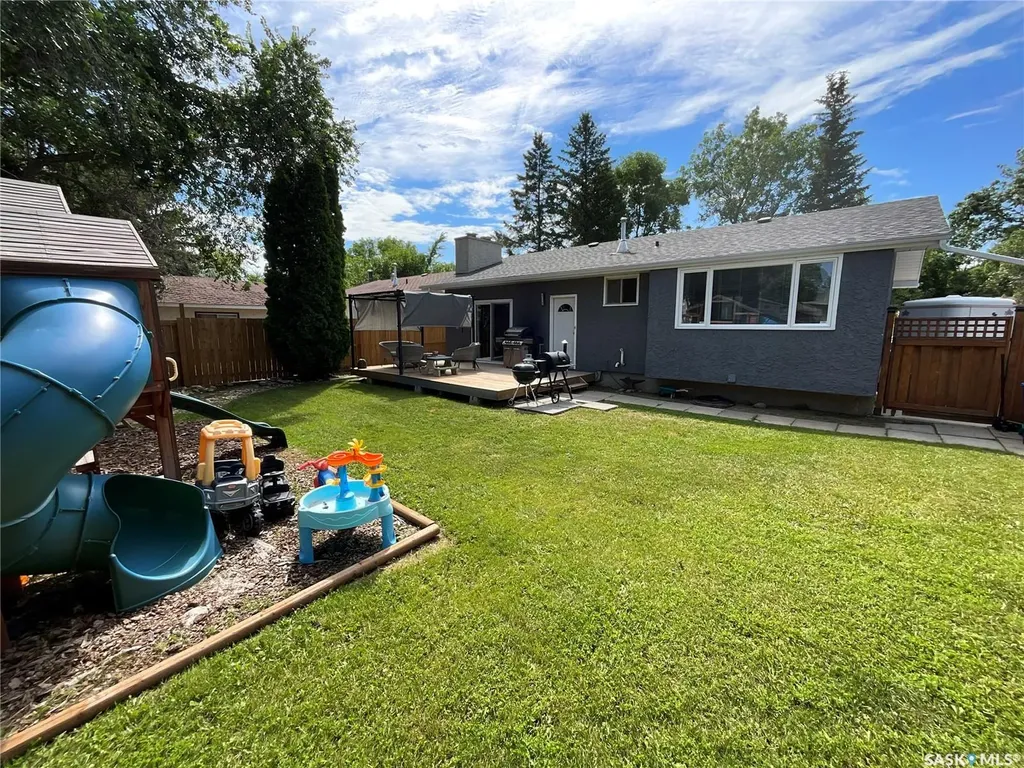 10 Mackenzie Crescent Regina SK S4N 5G5