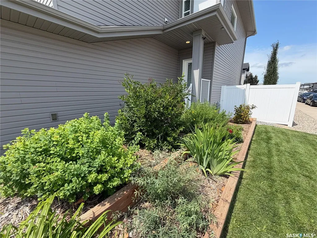 3755 Gee Crescent Regina SK S4V 3P1