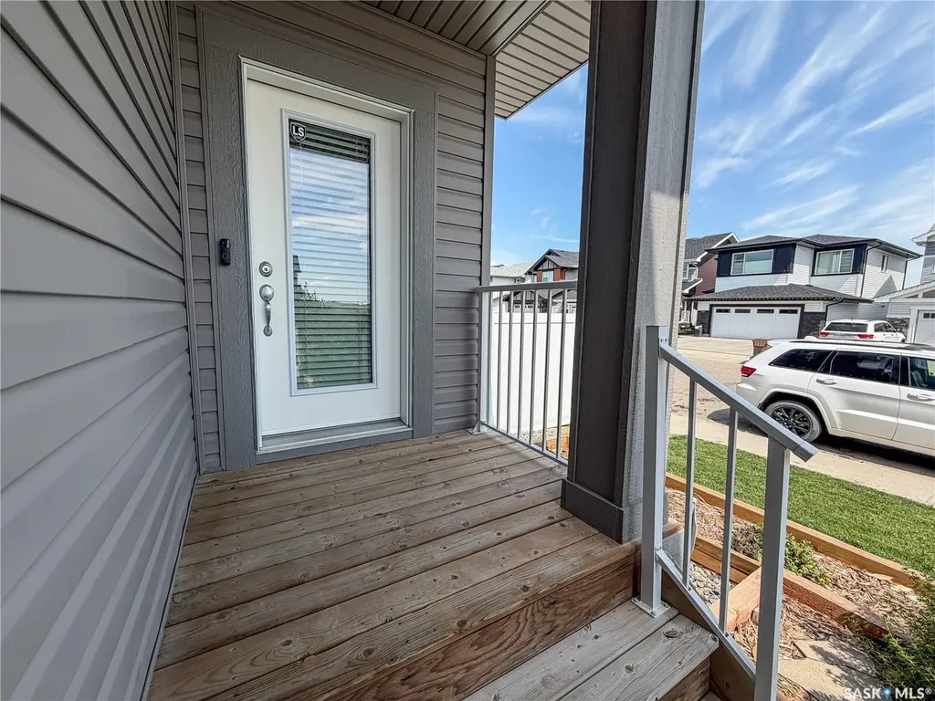3755 Gee Crescent Regina SK S4V 3P1