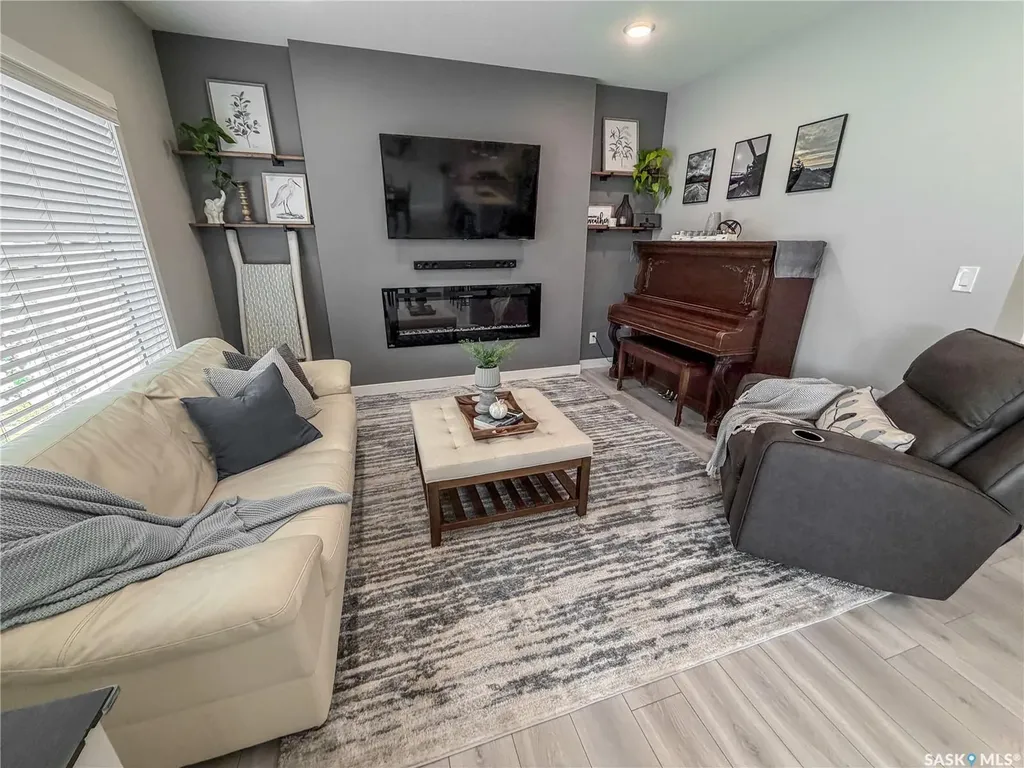 3755 Gee Crescent Regina SK S4V 3P1
