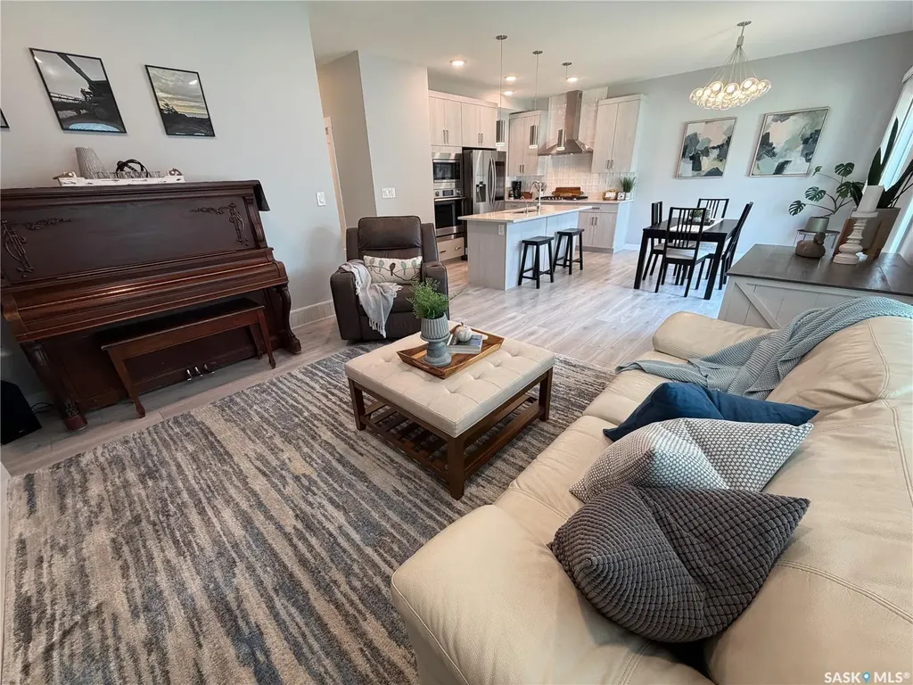 3755 Gee Crescent Regina SK S4V 3P1