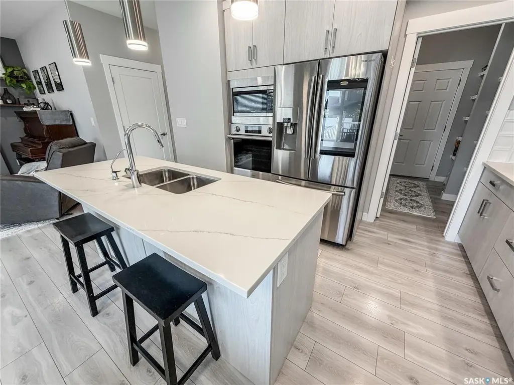 3755 Gee Crescent Regina SK S4V 3P1