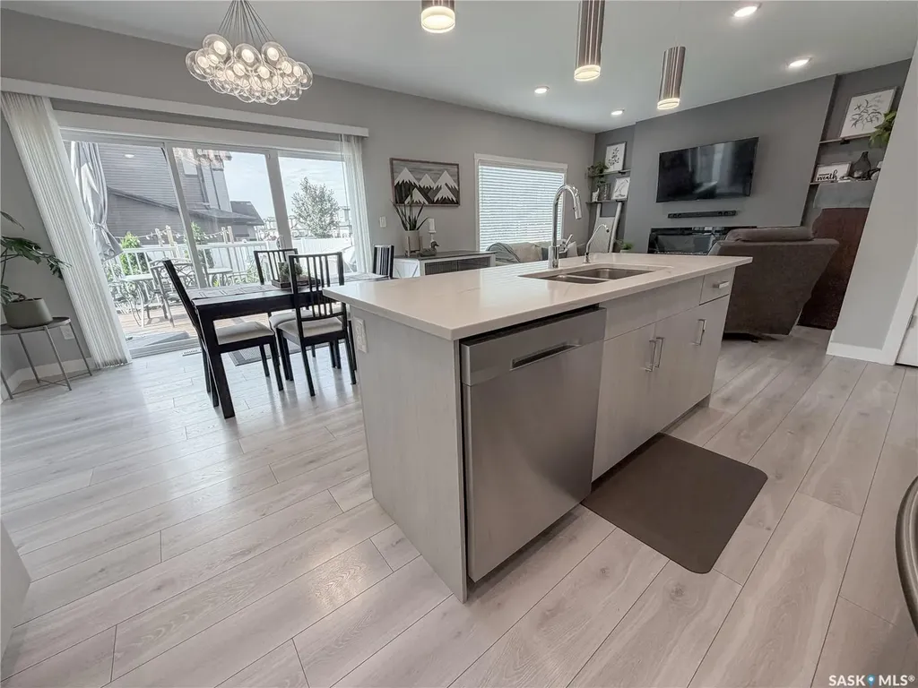 3755 Gee Crescent Regina SK S4V 3P1
