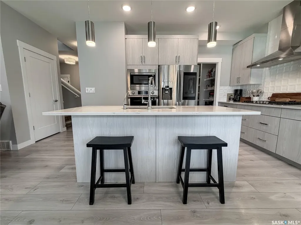 3755 Gee Crescent Regina SK S4V 3P1