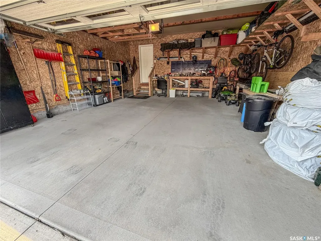 3755 Gee Crescent Regina SK S4V 3P1