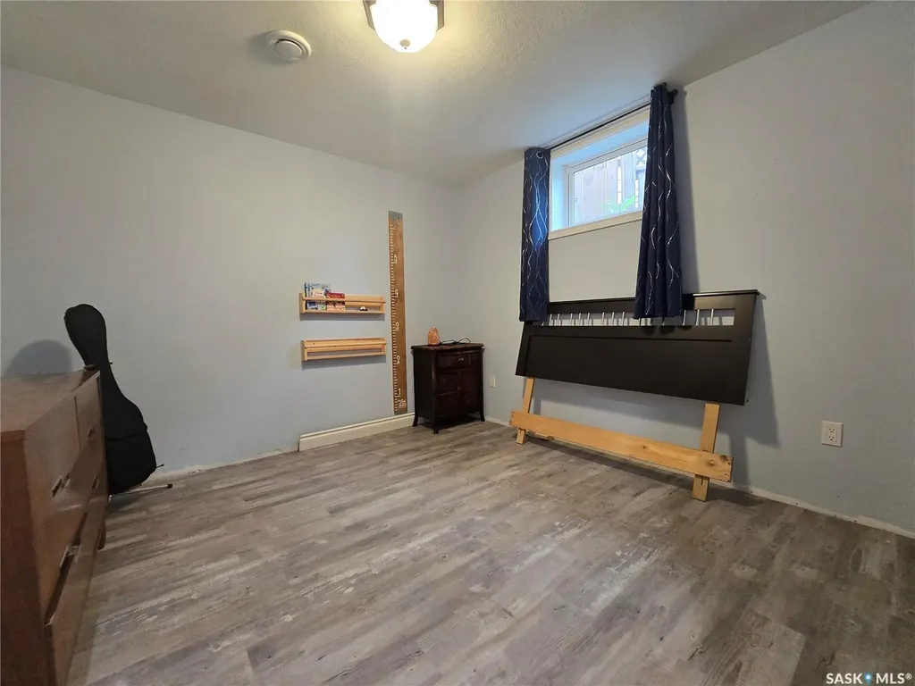 98 13th Street Weyburn SK S4H 1L1