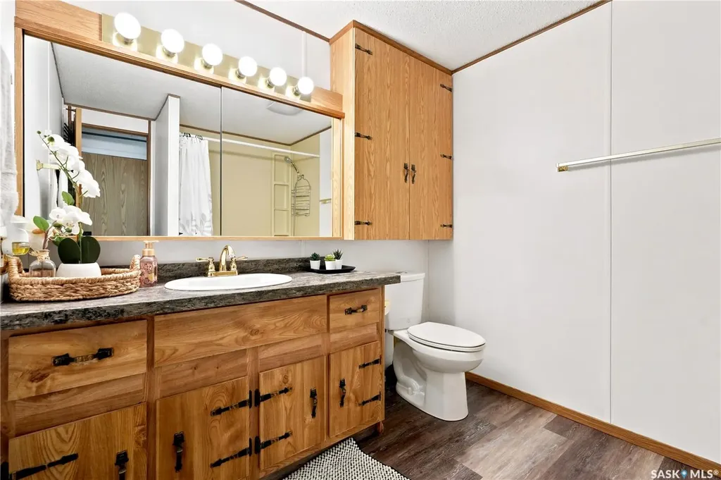 236 Osborne Avenue Regina Beach SK S0G 4C0