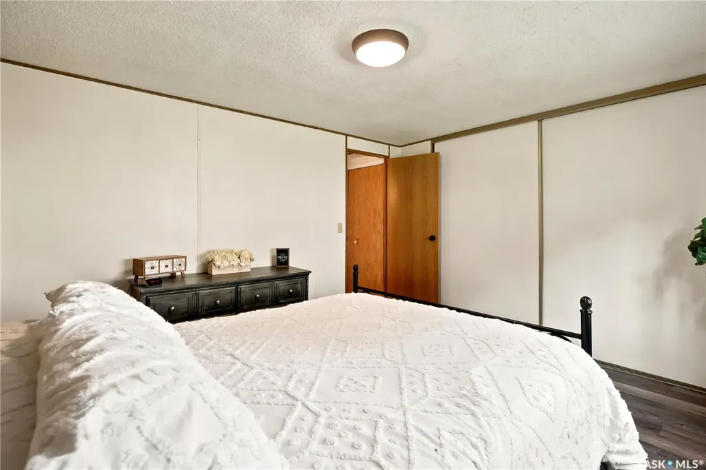 236 Osborne Avenue Regina Beach SK S0G 4C0