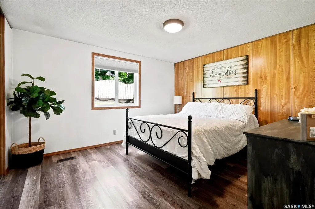 236 Osborne Avenue Regina Beach SK S0G 4C0