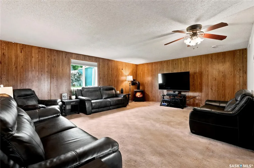 236 Osborne Avenue Regina Beach SK S0G 4C0
