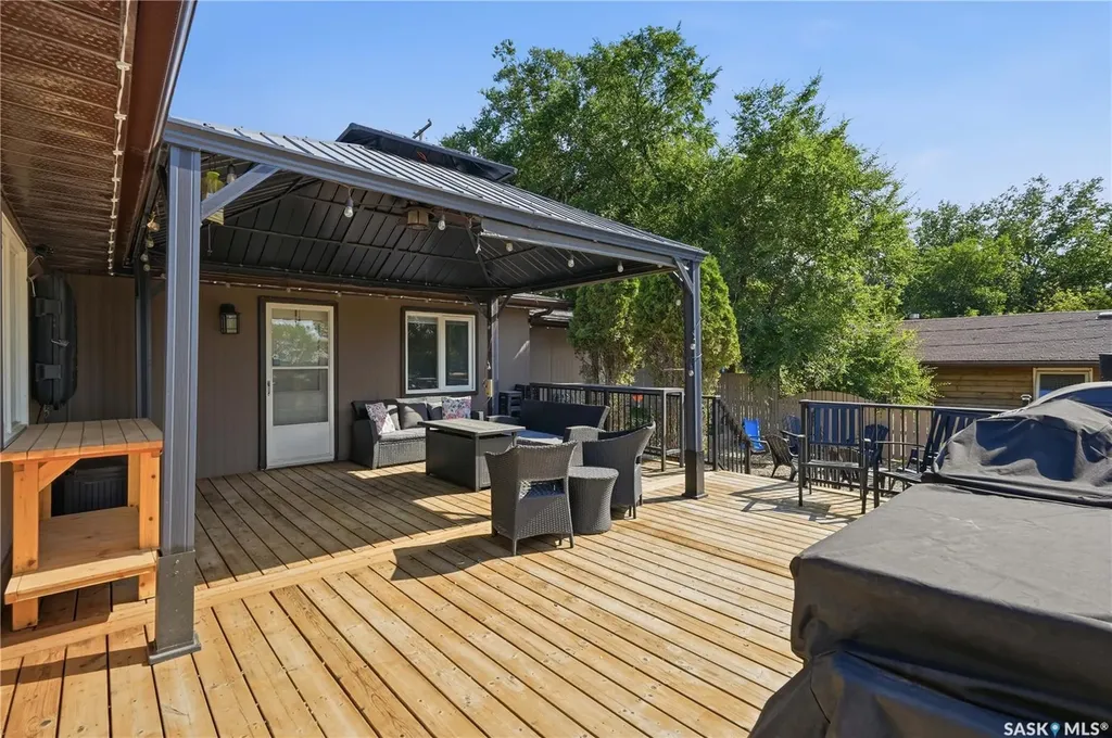 236 Osborne Avenue Regina Beach SK S0G 4C0