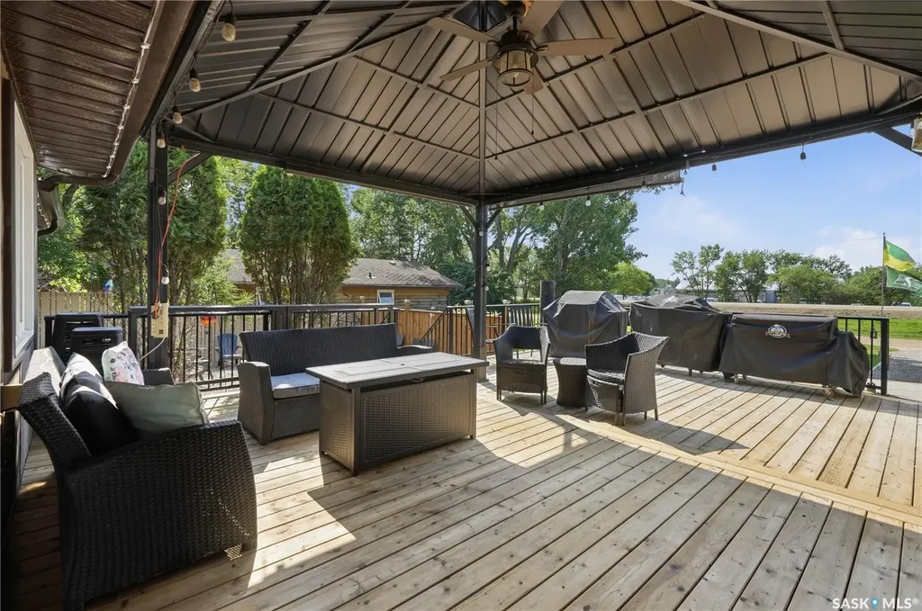 236 Osborne Avenue Regina Beach SK S0G 4C0