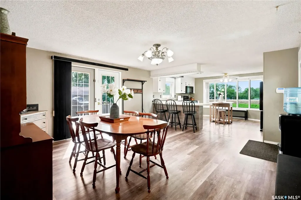 236 Osborne Avenue Regina Beach SK S0G 4C0
