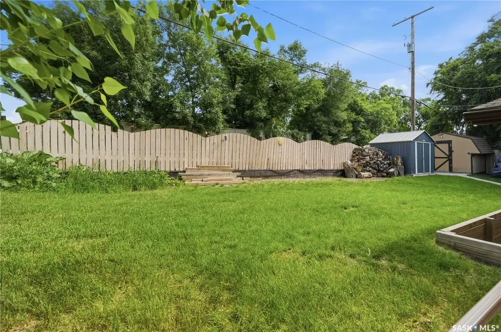 236 Osborne Avenue Regina Beach SK S0G 4C0