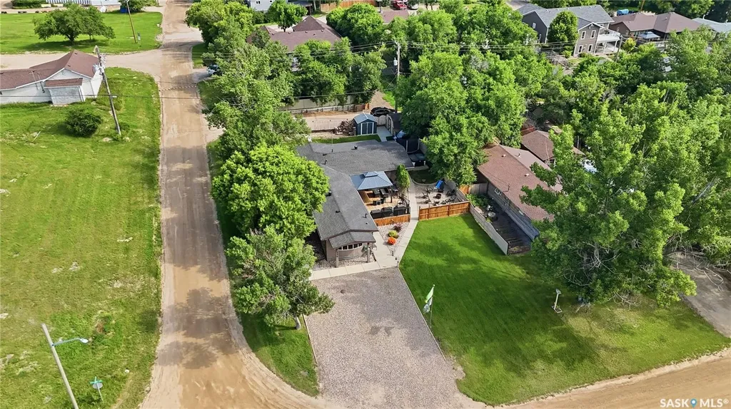 236 Osborne Avenue Regina Beach SK S0G 4C0