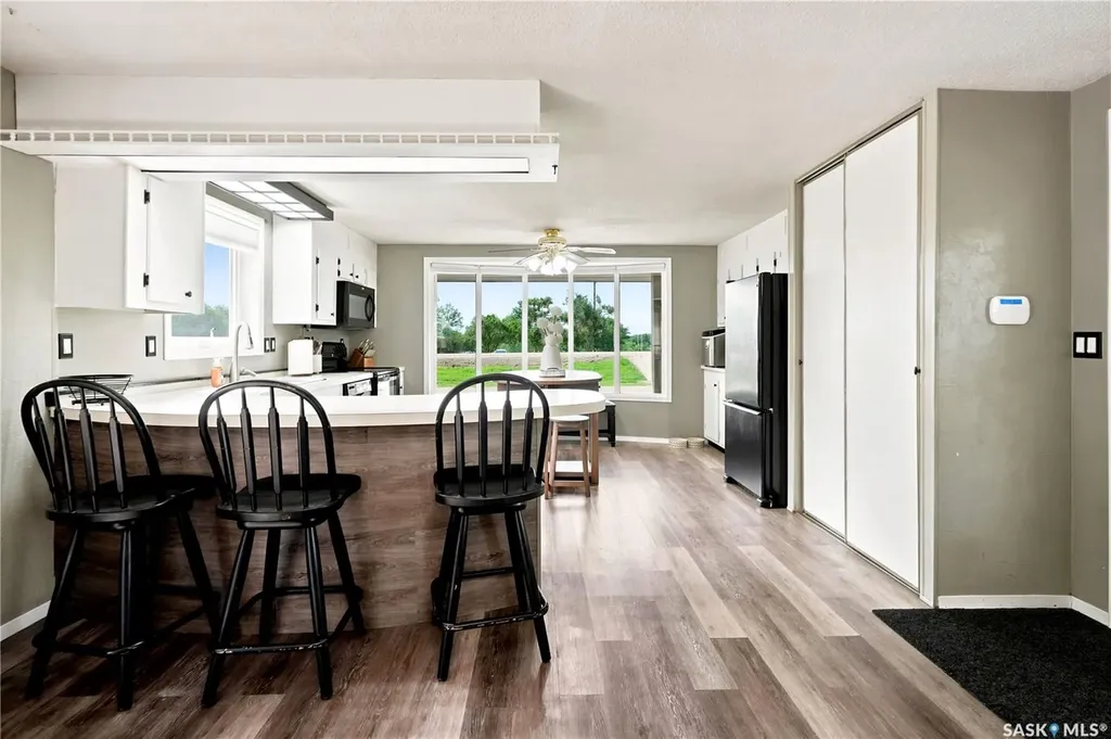 236 Osborne Avenue Regina Beach SK S0G 4C0