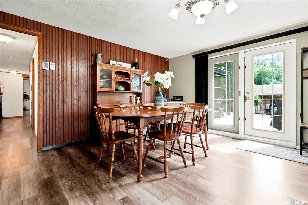 236 Osborne Avenue Regina Beach SK S0G 4C0