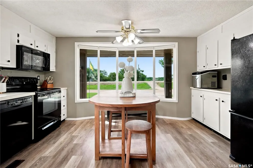 236 Osborne Avenue Regina Beach SK S0G 4C0