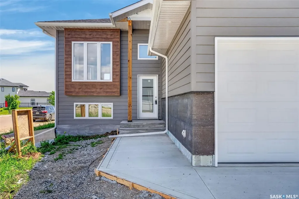 801 Kerr Cove Prince Albert SK S6W 0A6