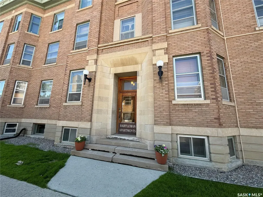 2201 14th Avenue Regina SK S4P 0X9