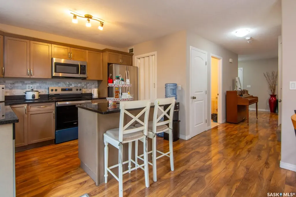 1031 O Avenue S Saskatoon SK S7M 2T1