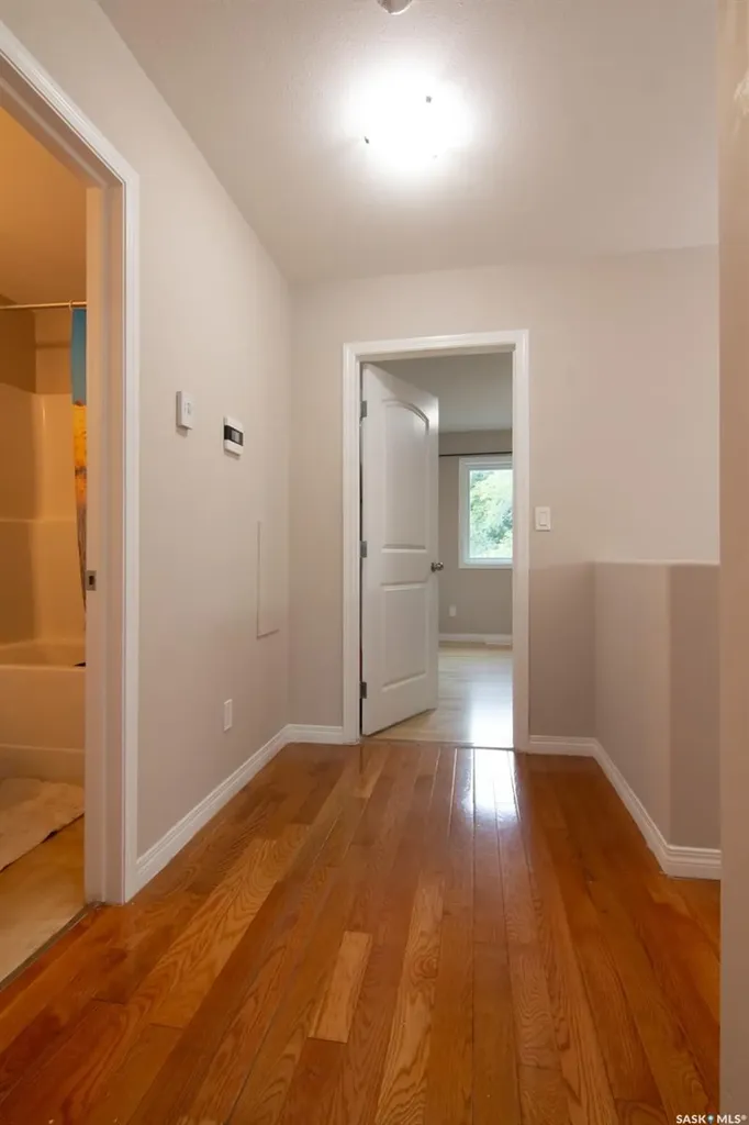 1031 O Avenue S Saskatoon SK S7M 2T1