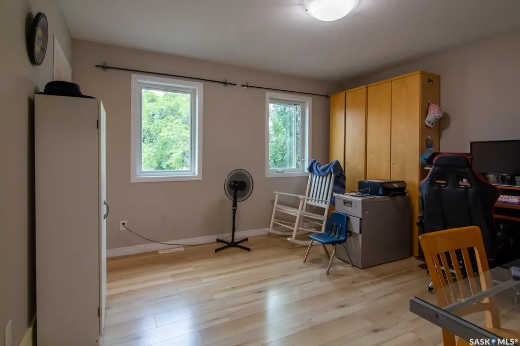 1031 O Avenue S Saskatoon SK S7M 2T1