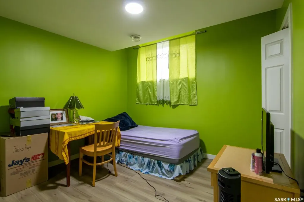 1031 O Avenue S Saskatoon SK S7M 2T1