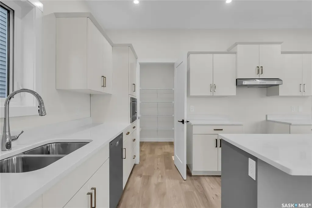 119 Amisk Way Saskatoon SK S7V 1W5