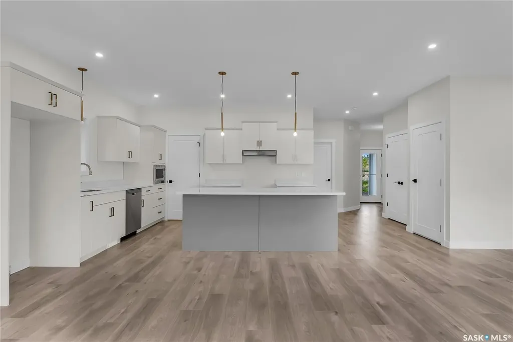 119 Amisk Way Saskatoon SK S7V 1W5