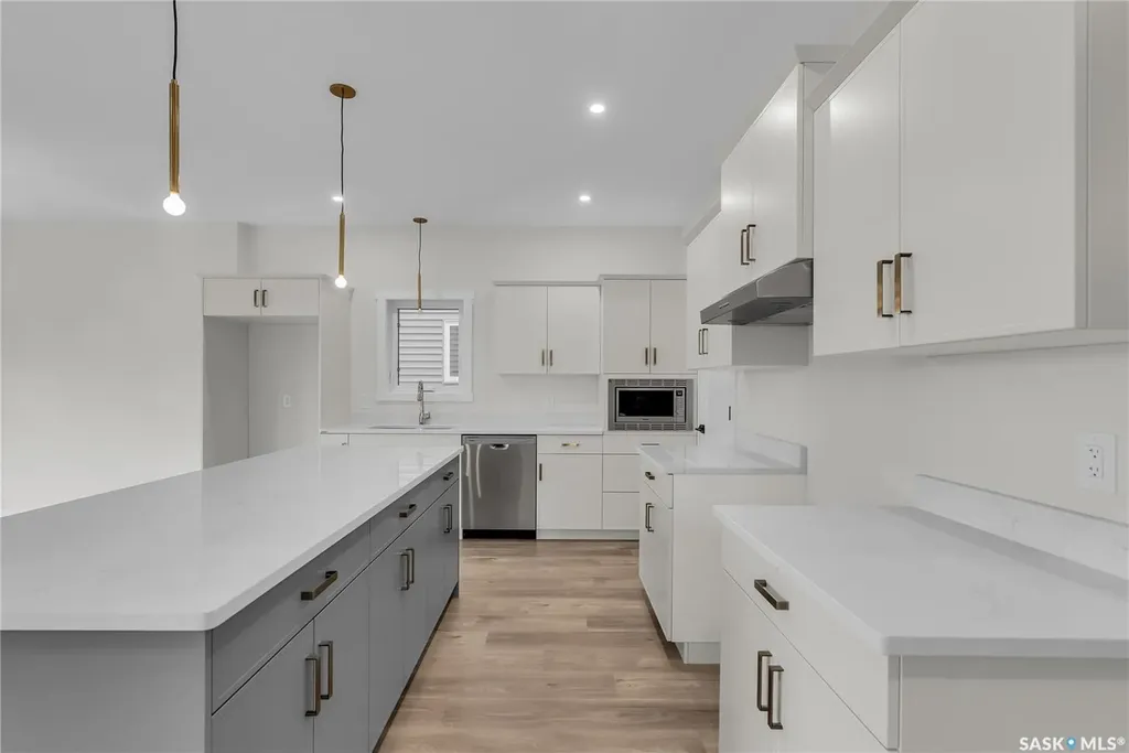 119 Amisk Way Saskatoon SK S7V 1W5