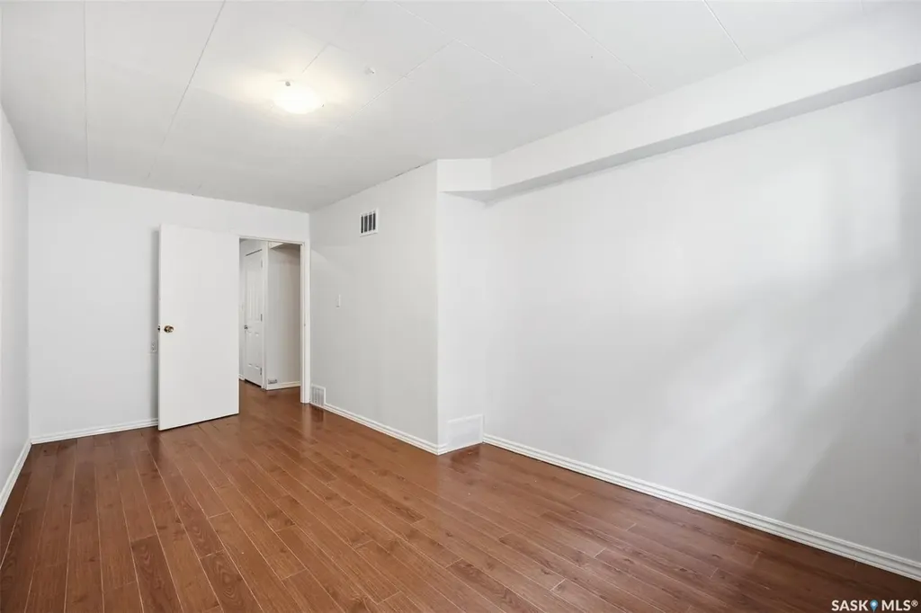 1318 B Avenue N Saskatoon SK S7L 1G5