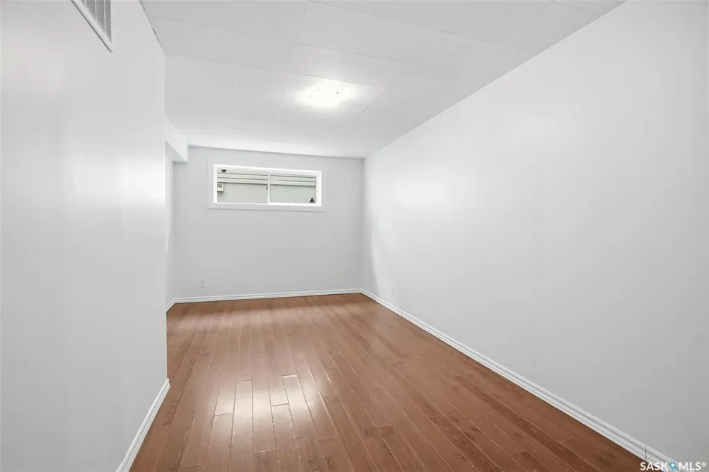 1318 B Avenue N Saskatoon SK S7L 1G5