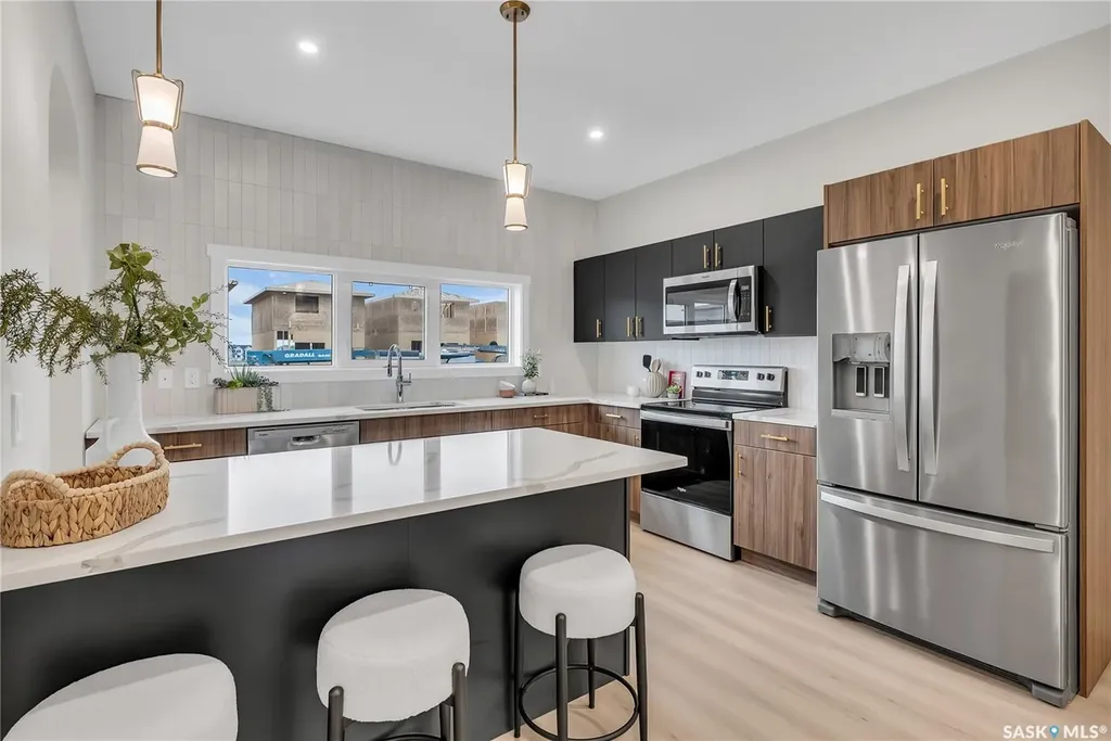 106 Amisk Way Saskatoon SK S7V 1W5