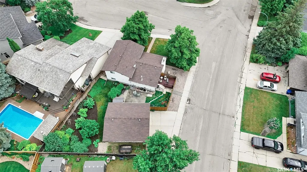 703 Candle Court Saskatoon SK S7K 4Z9