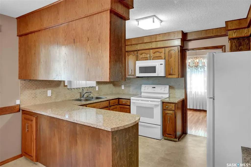 4 Groome Avenue Regina SK S4S 6E6