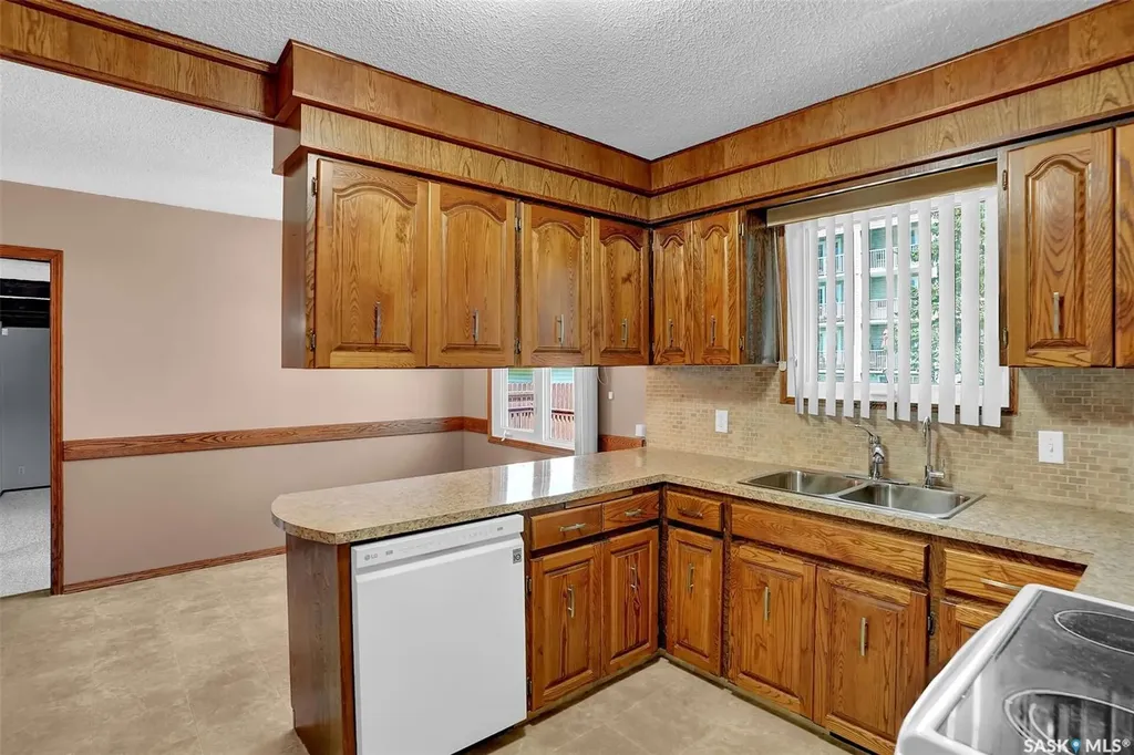 4 Groome Avenue Regina SK S4S 6E6