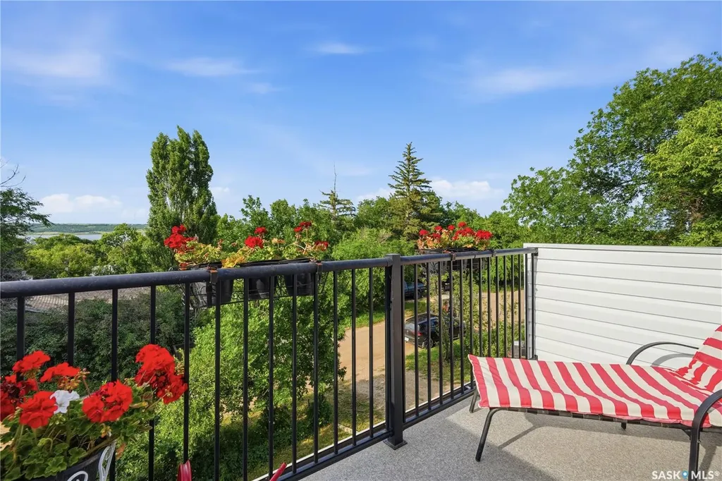 223 Green Avenue Regina Beach SK S0G 4C0