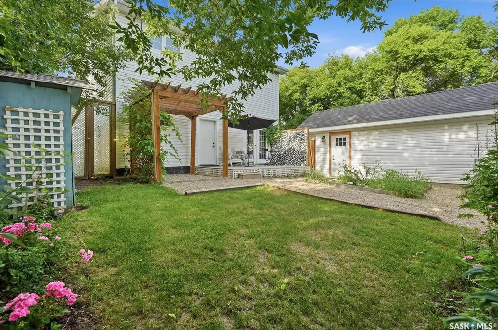 223 Green Avenue Regina Beach SK S0G 4C0