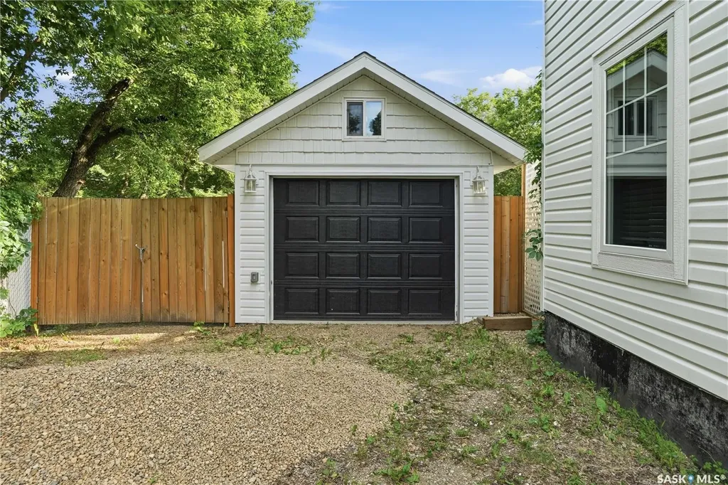 223 Green Avenue Regina Beach SK S0G 4C0