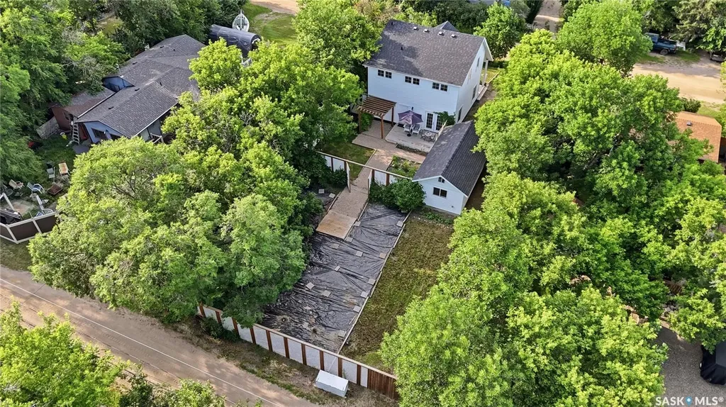 223 Green Avenue Regina Beach SK S0G 4C0