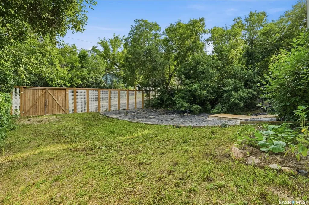 223 Green Avenue Regina Beach SK S0G 4C0