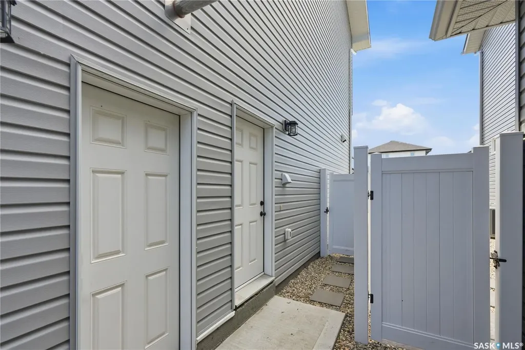 136 Thakur Street Saskatoon SK S7W 0Z6