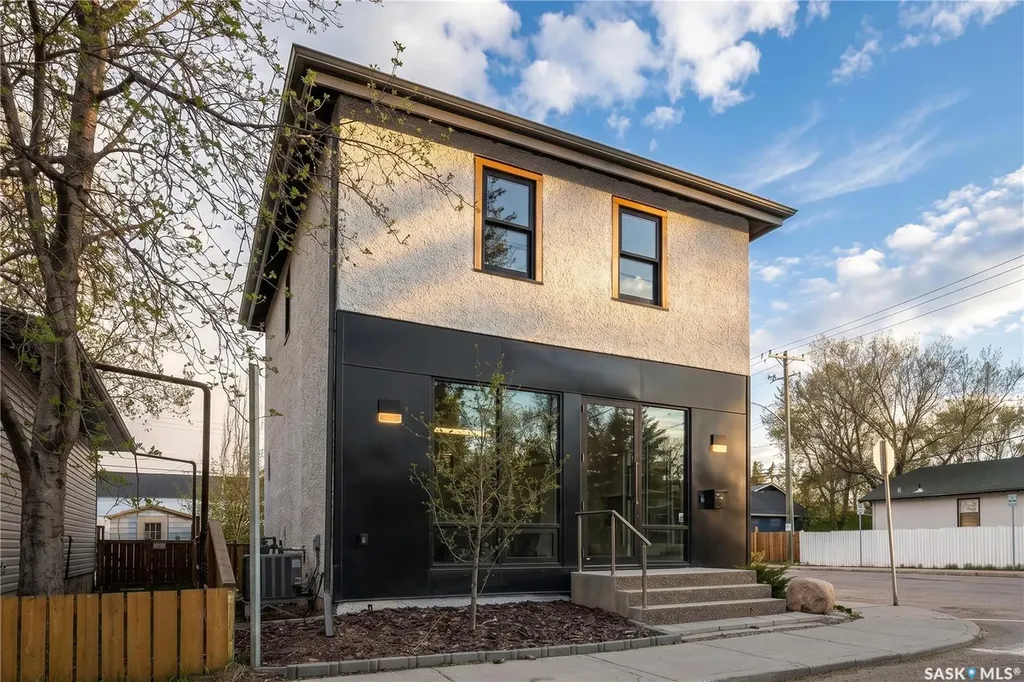 223 25th Street W Saskatoon SK S7K 2J1