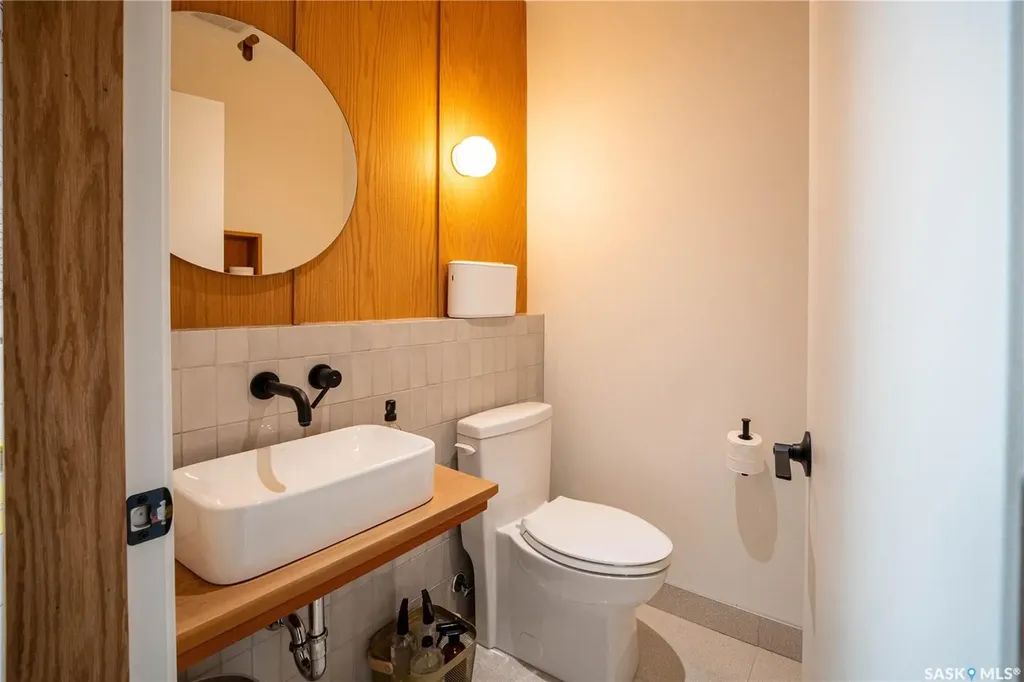 223 25th Street W Saskatoon SK S7K 2J1