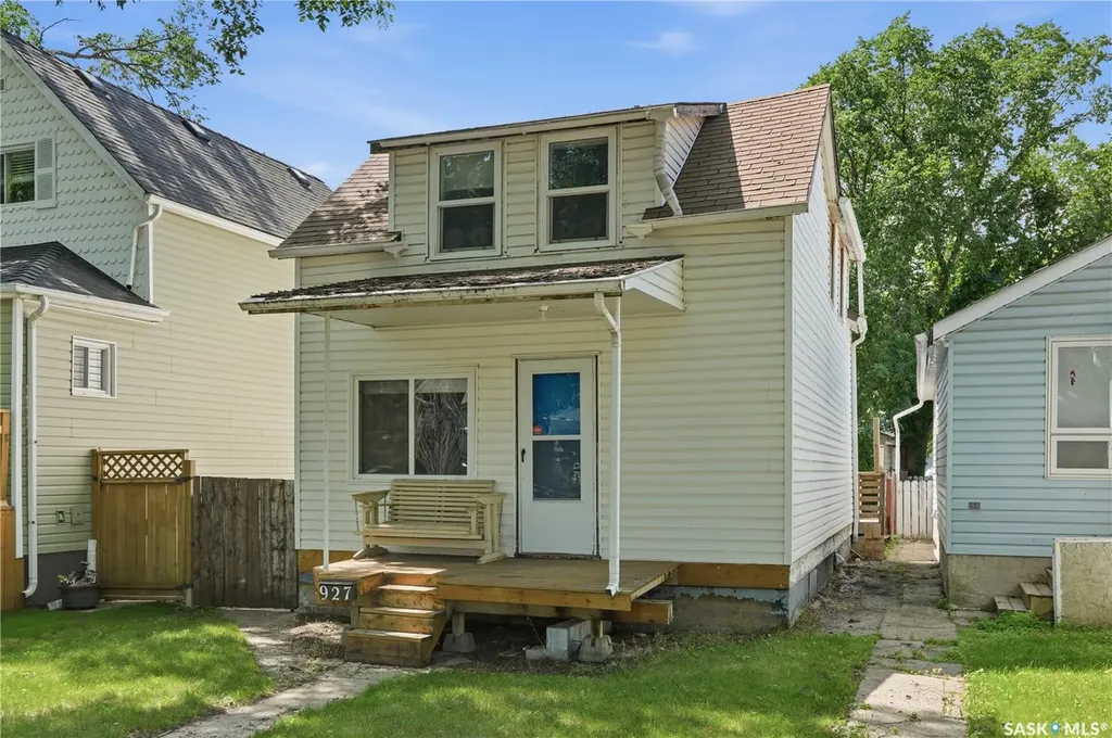 927 4th Avenue N Saskatoon SK S7K 2N5