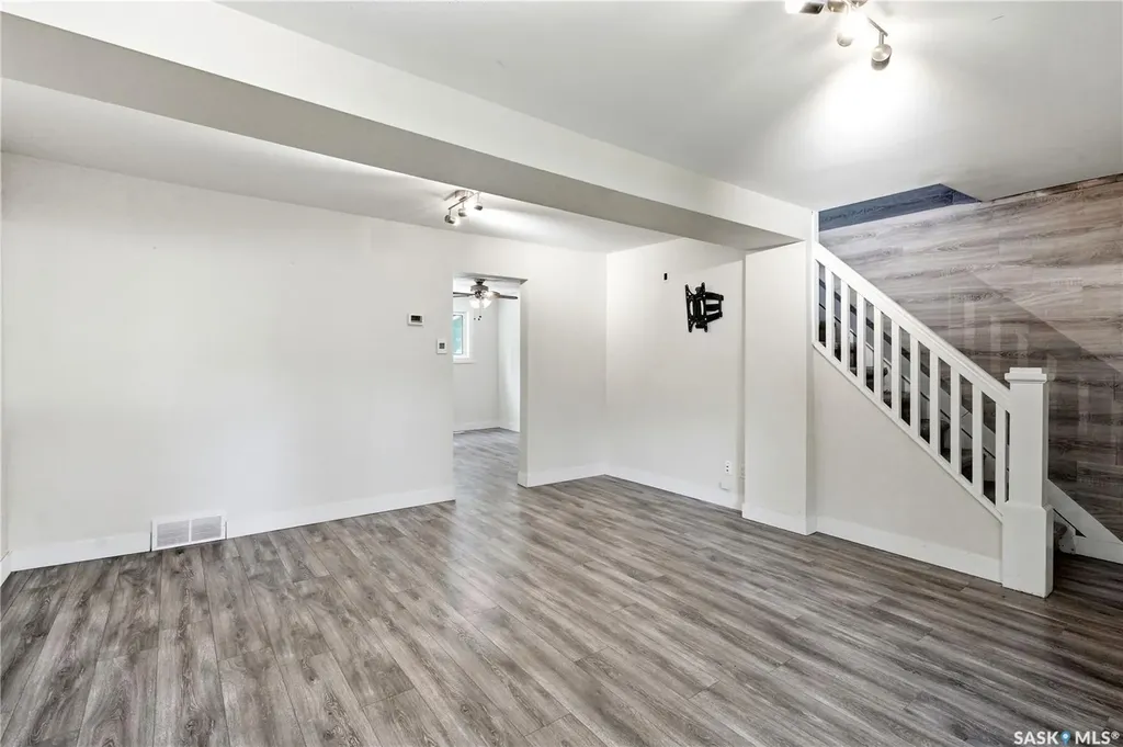 927 4th Avenue N Saskatoon SK S7K 2N5