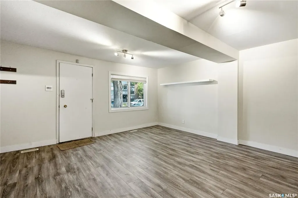 927 4th Avenue N Saskatoon SK S7K 2N5